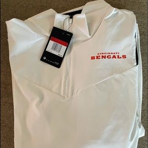New with Tags Men’s Nike Bengals Quarter Zip L